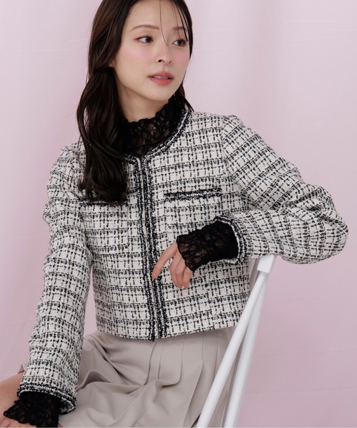 JILL by JILL STUART(ジルバイジルスチュアート)の「ビジューブレード付きツイードジャケット(ノーカラージャケット・レディース・ホワイト系その他/ブルー系その他・MEDIUM/SMALL)」の3枚目の写真