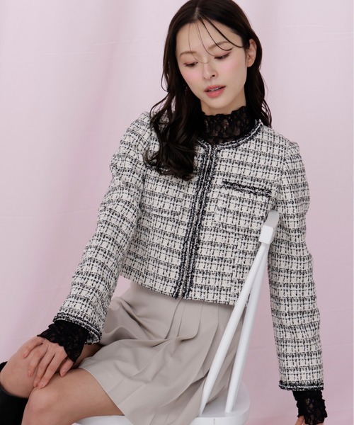 JILL by JILL STUART(ジルバイジルスチュアート)の「ビジューブレード付きツイードジャケット(ノーカラージャケット・レディース・ホワイト系その他/ブルー系その他・MEDIUM/SMALL)」の5枚目の写真