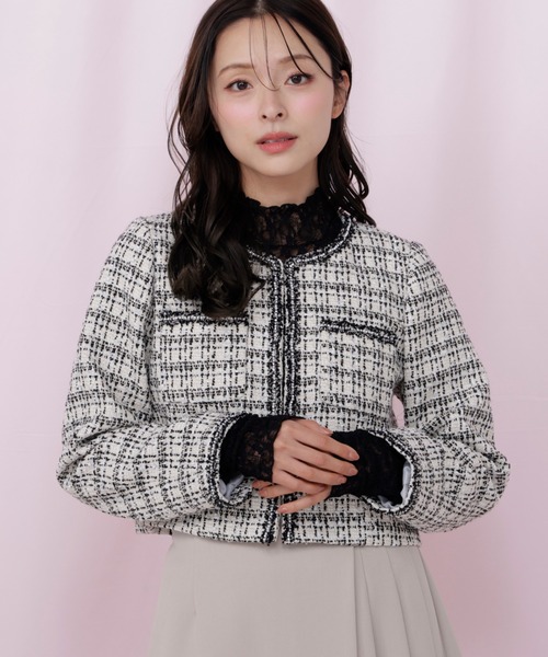 JILL by JILL STUART(ジルバイジルスチュアート)の「ビジューブレード付きツイードジャケット(ノーカラージャケット・レディース・ホワイト系その他/ブルー系その他・MEDIUM/SMALL)」の9枚目の写真