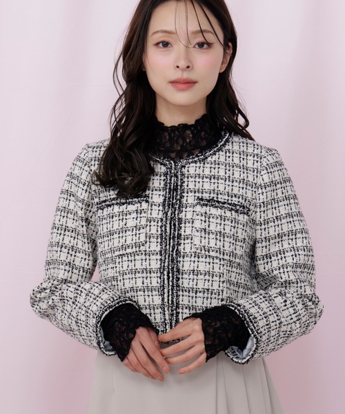 JILL by JILL STUART(ジルバイジルスチュアート)の「ビジューブレード付きツイードジャケット(ノーカラージャケット・レディース・ホワイト系その他/ブルー系その他・MEDIUM/SMALL)」の8枚目の写真