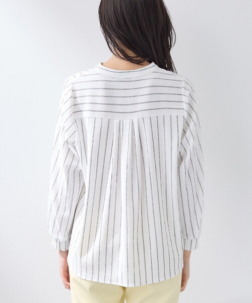 INDIVI(インディヴィ)の「【洗える/着心地楽ちん】ブラウス風ストライプカットソートップス(Tシャツ/カットソー・レディース・サックスブルー系2/ブラック系2/ホワイト系3・38/34/15 /13/05)」の22枚目の写真