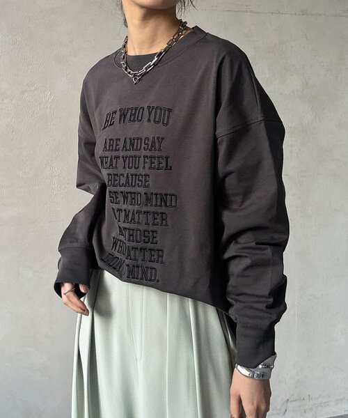 DouDou（ドゥドゥ）の「【WEB限定】コットンロゴTEE（Tシャツ/カットソー・レディース・チャコールグレー/オフホワイト/ベージュ・FREE）」の11枚目の写真