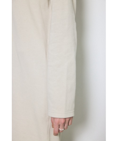 AZUL by moussy(アズールバイマウジー)の「【身長/骨格別着用画像あり】ロングスリーブストレートワンピース 秋服 冬服 春服 体系カバー(ワンピース・レディース・杢グレー/グレイッシュベージュ/ブラック・MEDIUM/SMALL)」の4枚目の写真