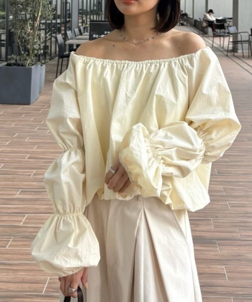 STYLEMIXER(スタイルミキサー)の「ランタンスリーブオフショルトップ(シャツ/ブラウス・レディース・ホワイト/イエロー/ブラック・FREE)」の3枚目の写真