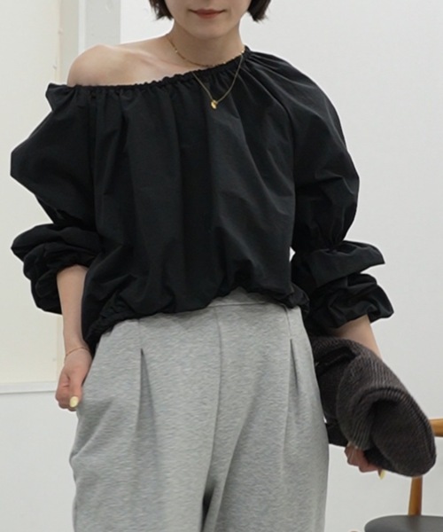 STYLEMIXER(スタイルミキサー)の「ランタンスリーブオフショルトップ(シャツ/ブラウス・レディース・ホワイト/イエロー/ブラック・FREE)」の2枚目の写真