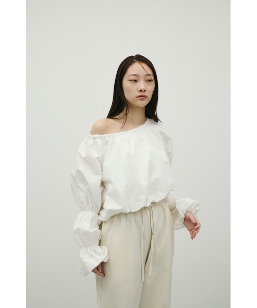STYLEMIXER(スタイルミキサー)の「ランタンスリーブオフショルトップ(シャツ/ブラウス・レディース・ホワイト/イエロー/ブラック・FREE)」の5枚目の写真
