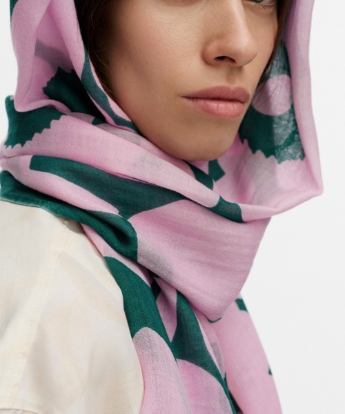 marimekko（マリメッコ）の「Fiore Unikko / Scarf（ストール/ショール・レディース・ライトブルー・FREE）」の10枚目の写真