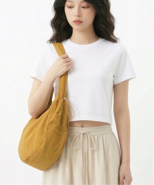 HIKA（ヒカ）の「【HIKA】ナイロン風 ギャザーショルダーバッグ（ショルダーバッグ・レディース・その他/ブラック/イエロー・FREE）」の2枚目の写真