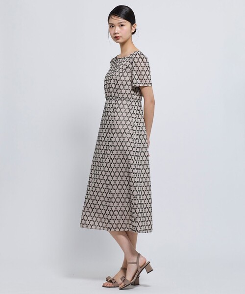 TOCCA(トッカ)の「GLASS MOTIF DRESS ドレス(ワンピース・レディース・ブラック系7/ライトグリーン系7・0/2/4/6)」の11枚目の写真