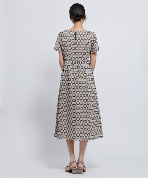 TOCCA(トッカ)の「GLASS MOTIF DRESS ドレス(ワンピース・レディース・ブラック系7/ライトグリーン系7・0/2/4/6)」の12枚目の写真