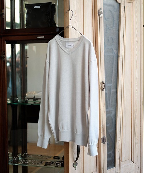 PORT BY ARK（ポートバイアーク）の「PORT BY ARK / ポートバイアーク：V Neck Knit：PO19-KN01[COR]（ニット/セーター・メンズ・ブラック/ライトグレー/グリーン・2/1）」の2枚目の写真