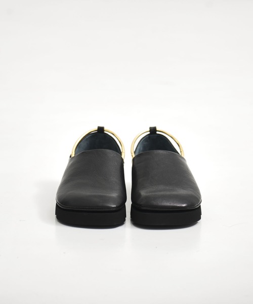 MANA（マナ）の「【MANA/マナ】ankle strap round toe flat shoes/アンクルストラップラウンドトゥフラットシューズ（パンプス・レディース・ブラック・40/39/38/37）」の2枚目の写真