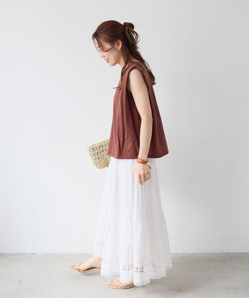 le.coeur blanc(ルクールブラン)の「《WEB限定アイテム》マルチファンクションショルダータックトップス(Tシャツ/カットソー・レディース・ブラウン/カーキオリーブ/ライトグレー/ブラック・38)」の22枚目の写真