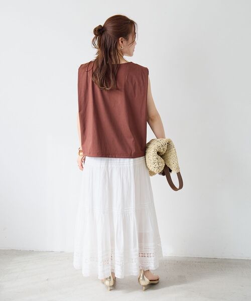 le.coeur blanc(ルクールブラン)の「《WEB限定アイテム》マルチファンクションショルダータックトップス(Tシャツ/カットソー・レディース・ブラウン/カーキオリーブ/ライトグレー/ブラック・38)」の21枚目の写真
