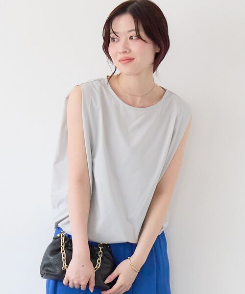 le.coeur blanc(ルクールブラン)の「《WEB限定アイテム》マルチファンクションショルダータックトップス(Tシャツ/カットソー・レディース・ブラウン/カーキオリーブ/ライトグレー/ブラック・38)」の18枚目の写真