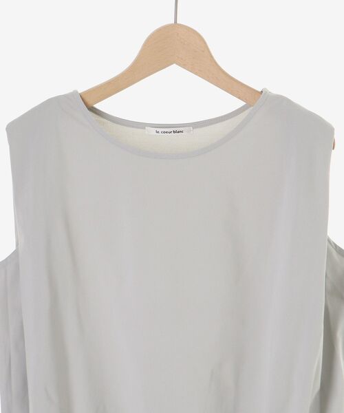 le.coeur blanc(ルクールブラン)の「《WEB限定アイテム》マルチファンクションショルダータックトップス(Tシャツ/カットソー・レディース・ブラウン/カーキオリーブ/ライトグレー/ブラック・38)」の7枚目の写真