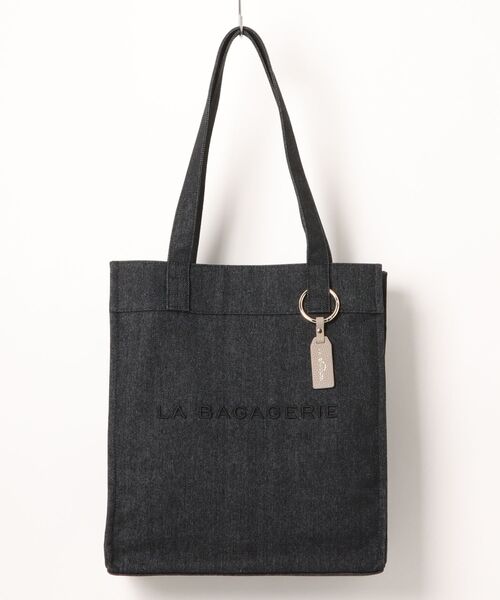 LA BAGAGERIE（ラバガジェリー）の「チャーム付きデニムバッグ Mサイズ（トートバッグ・レディース・ブラック/アイボリー/ブルー・FREE）」の11枚目の写真