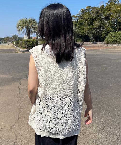 CRB(シーアールビー)の「クロシェVネックノースリーブニットトップス(ニット/セーター・レディース・ブラック/アイボリー・F)」の20枚目の写真