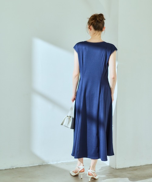 12Twelve Agenda(トゥエルブ アジェンダ)の「ポイントシアーカットソーワンピース(ワンピース・レディース・ネイビー/ブラウン/ブラック・M)」の9枚目の写真