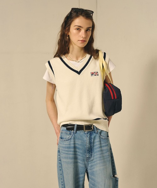 FILA(フィラ)の「(FILAⅹROSEBUD)V-NECK VEST(ベスト・レディース・ネイビー/ホワイト・ONE SIZE)」の3枚目の写真