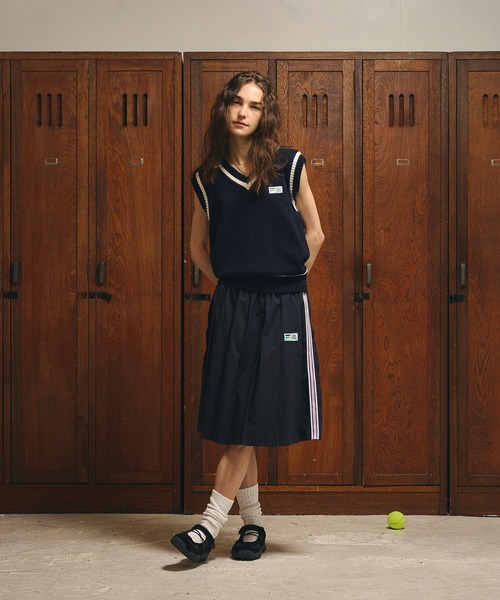FILA(フィラ)の「(FILAⅹROSEBUD)V-NECK VEST(ベスト・レディース・ネイビー/ホワイト・ONE SIZE)」の7枚目の写真