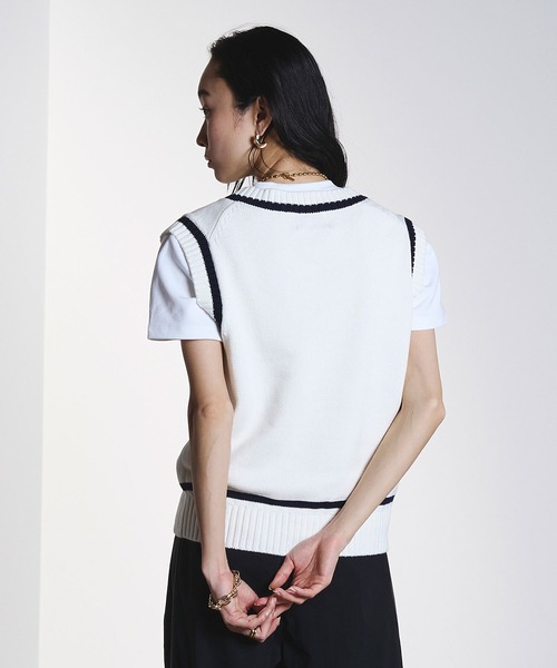 FILA(フィラ)の「(FILAⅹROSEBUD)V-NECK VEST(ベスト・レディース・ネイビー/ホワイト・ONE SIZE)」の15枚目の写真