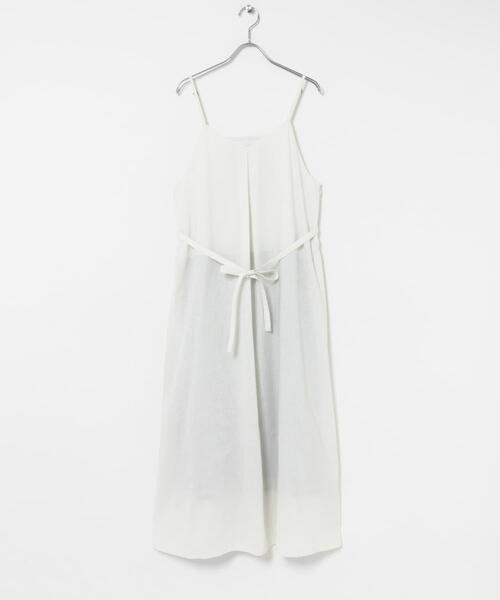 THE GOODLAND MARKET(ザグッドランドマーケット)の「『別注』MIDIUMISOLID×THE GOODLAND MARKET LINEN camisole onepiece(ワンピース・レディース・ホワイト/ブラック・FREE)」の7枚目の写真