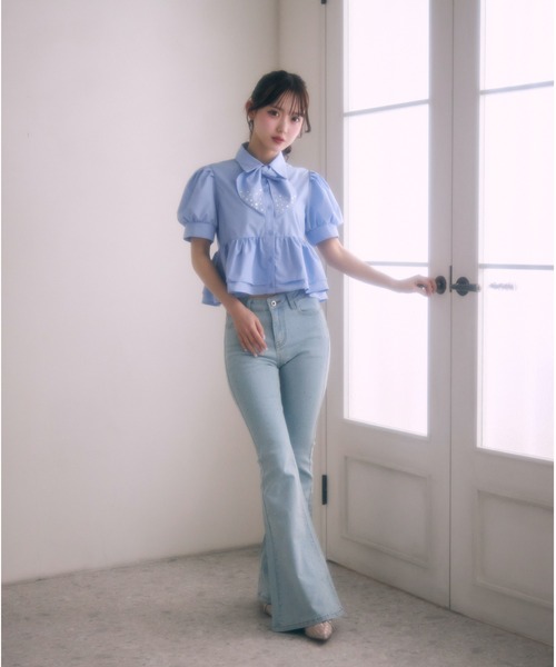 TITTY&CO.(ティティーアンドコー)の「ウエストリボンラインストーンデニムパンツ(デニムパンツ・レディース・ブルー・MEDIUM/SMALL)」の8枚目の写真
