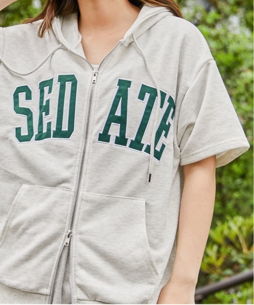 GORGE(ゴージ)の「《カレッジロゴ×ナンバリング》オーバーサイズZIPパーカー/ストリート/春夏秋/全3色(パーカー・レディース・杢グレー/オートミール/ネイビー・F)」の2枚目の写真