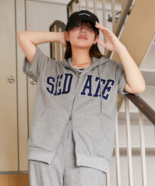 GORGE(ゴージ)の「《カレッジロゴ×ナンバリング》オーバーサイズZIPパーカー/ストリート/春夏秋/全3色(パーカー・レディース・杢グレー/オートミール/ネイビー・F)」の11枚目の写真