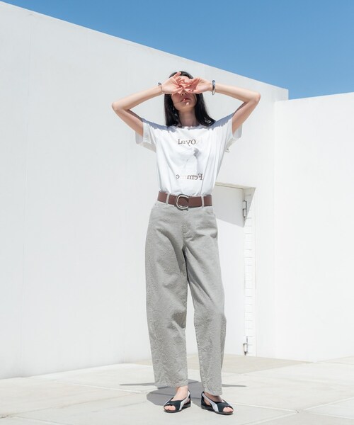 GALLEST（ギャレスト）の「タイポグラフィTシャツ【接触冷感】（Tシャツ/カットソー・レディース・ベージュ/ホワイト/ホワイト系5・38）」の4枚目の写真