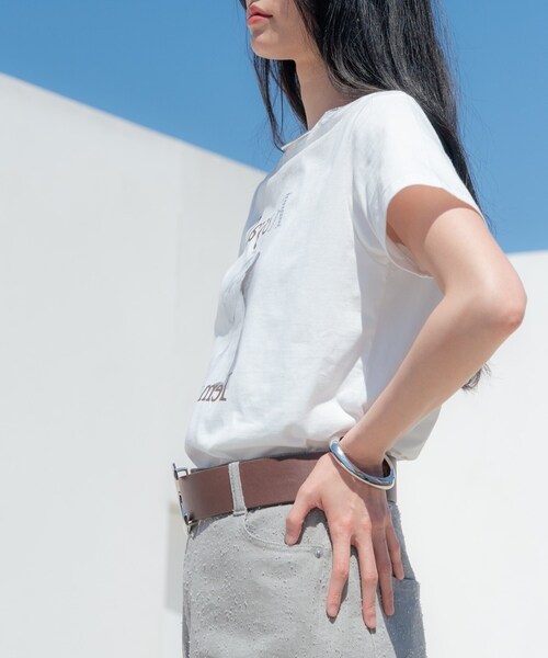 GALLEST（ギャレスト）の「タイポグラフィTシャツ【接触冷感】（Tシャツ/カットソー・レディース・ベージュ/ホワイト/ホワイト系5・38）」の7枚目の写真