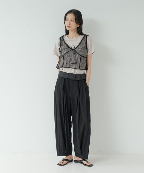 GALLEST（ギャレスト）の「タイポグラフィTシャツ【接触冷感】（Tシャツ/カットソー・レディース・ベージュ/ホワイト/ホワイト系5・38）」の9枚目の写真