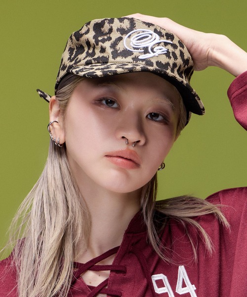 X-girl(エックスガール)の「LOGO MARK EMBROIDERED FLAT BRIM CAP(キャップ・レディース・ベージュ/ブラック・ONE SIZE)」の10枚目の写真