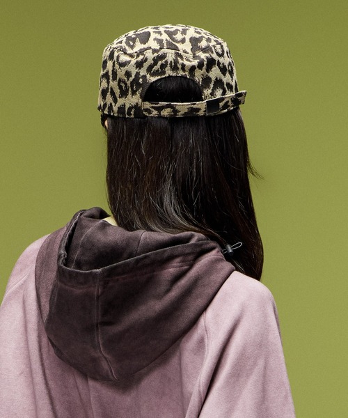X-girl(エックスガール)の「LOGO MARK EMBROIDERED FLAT BRIM CAP(キャップ・レディース・ベージュ/ブラック・ONE SIZE)」の18枚目の写真