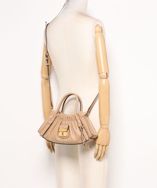 MARC JACOBS（マークジェイコブス）の「【NEW】THE CRISTINA SMALL SATCHEL/ザ クリスティーナ スモール サッチェル（ショルダーバッグ・レディース・キャメル・ONE SIZE）」の9枚目の写真