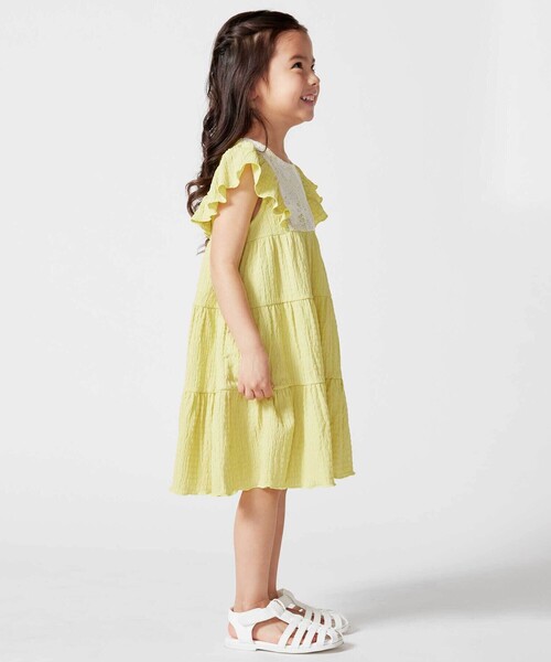 BeBe（ベベ）の「ヨークレースシャーリングティアードワンピース(90~140cm)（ワンピース・キッズ・オフホワイト/グリーン・140cm/130cm/110cm/120cm）」の20枚目の写真