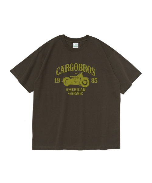 CARGOBROS(カーゴブロス)の「CB 1985 バイクグラフィック半袖Tシャツ (カーキ)(Tシャツ/カットソー・メンズ・その他・SMALL/MEDIUM/LARGE/X-LARGE/2XL)」の1枚目の写真
