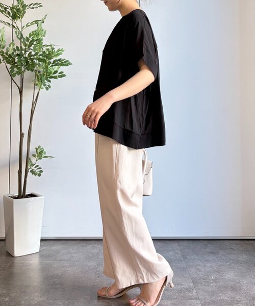 Jena espace merveilleux(ジェナ エスパスメルヴェイユ)の「ニットラインギャザーSH(シャツ/ブラウス・レディース・ブラウン/アイボリー/ブラック・FREE)」の16枚目の写真