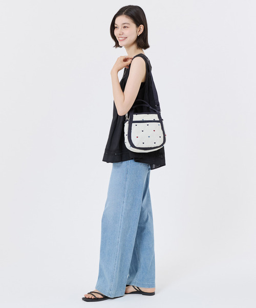 LeSportsac(レスポートサック)の「SMALL JENNI トリコロールハートエンブロイダリー(ショルダーバッグ・レディース・ホワイト・FREE)」の3枚目の写真