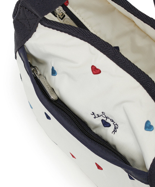 LeSportsac(レスポートサック)の「SMALL JENNI トリコロールハートエンブロイダリー(ショルダーバッグ・レディース・ホワイト・FREE)」の8枚目の写真
