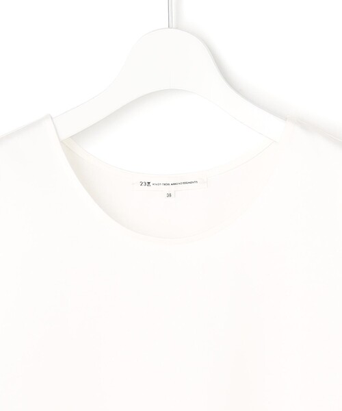 23区 S(ニジュウサンクチイサイサイズ)の「ファインエンブロイダリーコンビ レイヤード カットソー(Tシャツ/カットソー・レディース・ホワイト系/ブラック系・32)」の7枚目の写真