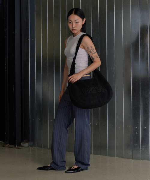 HAVEAWHALE(ハブアホエール)の「wool cross pebble bag (BK)(メッセンジャーバッグ・レディース・その他・FREE)」の6枚目の写真