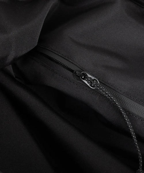 DIME(ダイム)の「Dime/ダイム/Gradient Messenger Bag(メッセンジャーバッグ・メンズ・ブラック・F)」の8枚目の写真