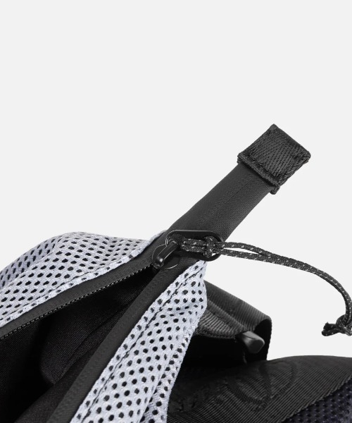 DIME(ダイム)の「Dime/ダイム/Gradient Messenger Bag(メッセンジャーバッグ・メンズ・ブラック・F)」の7枚目の写真