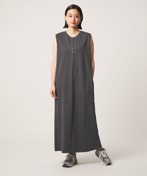 A DAY IN THE LIFE UNITED ARROWS(アデイインザライフユナイテッドアローズ)の「カット ヘンリーネックワンピース <A DAY IN THE LIFE>(ワンピース・レディース・ダークブラウン/ネイビー/ダークグレー・FREE)」の6枚目の写真