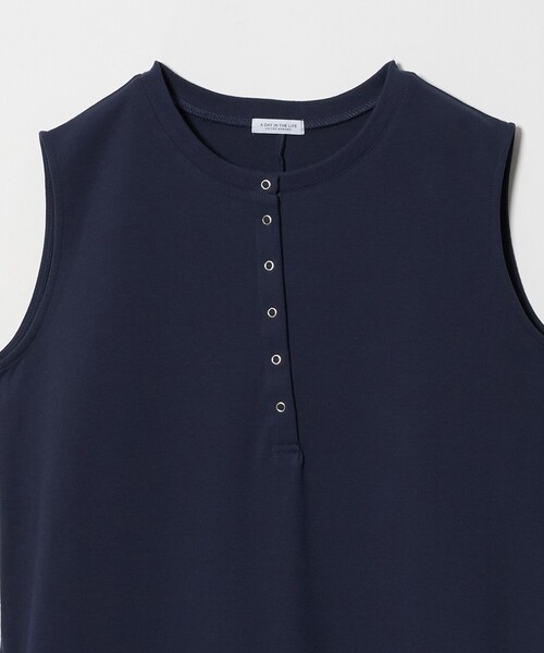 A DAY IN THE LIFE UNITED ARROWS(アデイインザライフユナイテッドアローズ)の「カット ヘンリーネックワンピース <A DAY IN THE LIFE>(ワンピース・レディース・ダークブラウン/ネイビー/ダークグレー・FREE)」の14枚目の写真