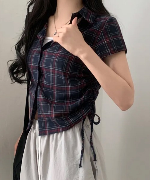 VIVID LADY(ビビッドレディー)の「ドロスト ショート丈 チェック半袖シャツ(シャツ/ブラウス・レディース・ネイビー/アイボリー・FREE)」の13枚目の写真