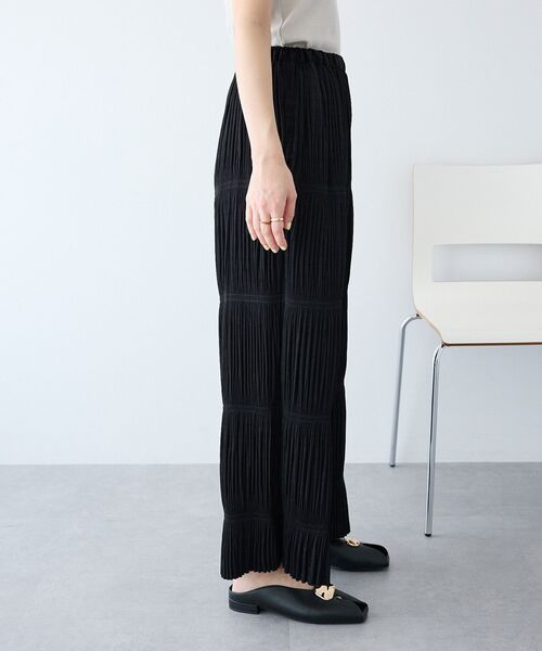CRAFT STANDARD BOUTIQUE（クラフトスタンダードブティック）の「プリーツイージーパンツ（その他パンツ・レディース・ブルー/ブラック・FREE）」の17枚目の写真