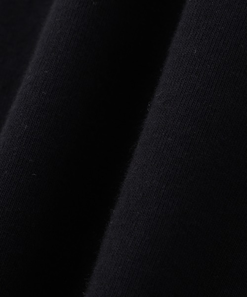 ETRE TOKYO(エトレトウキョウ)の「ボールドショルダーUネックTee(Tシャツ/カットソー・レディース・ブラック/セージグリーン/ホワイト・FREE)」の17枚目の写真
